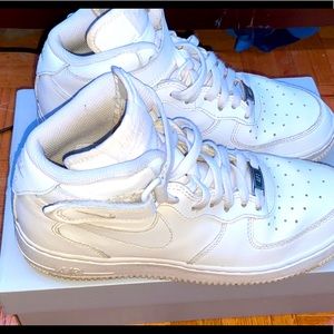 Airforce 1’s high tops(GS)